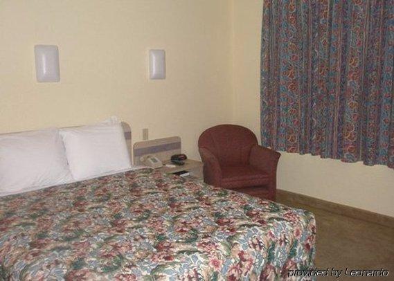 Econo Lodge Meadville Room photo